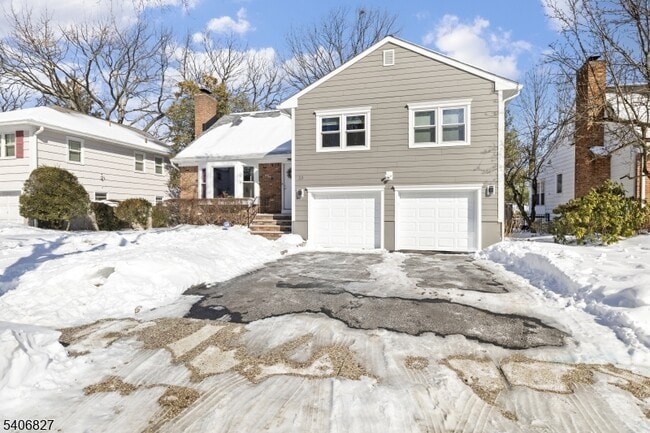 Building Photo - 23 Victor Ave