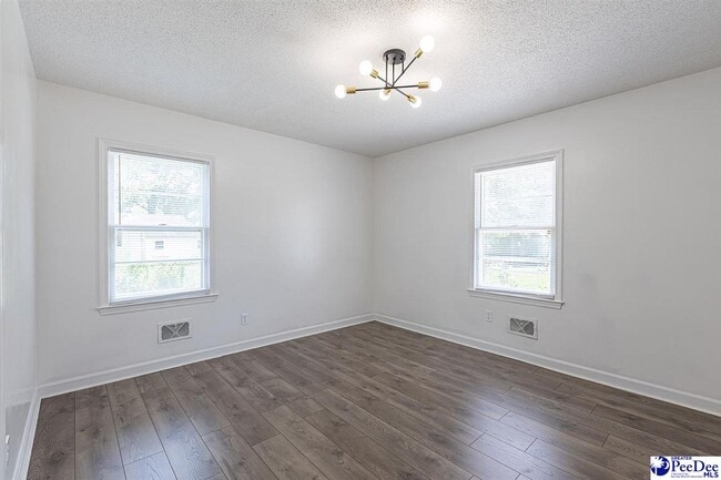 Building Photo - 2318 W Heron Dr