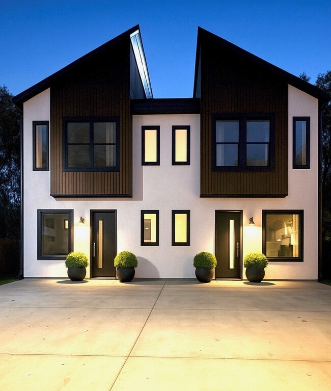 Building Photo - 4429 Aledo St