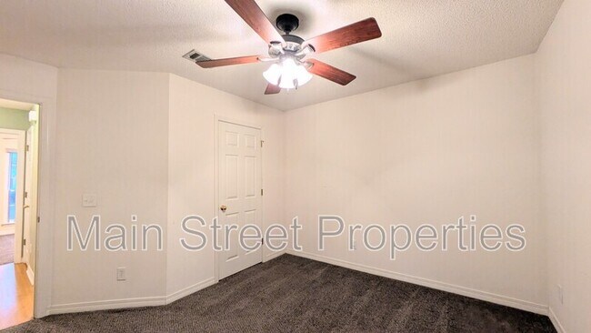 Building Photo - 7448 Chimney Pines Dr