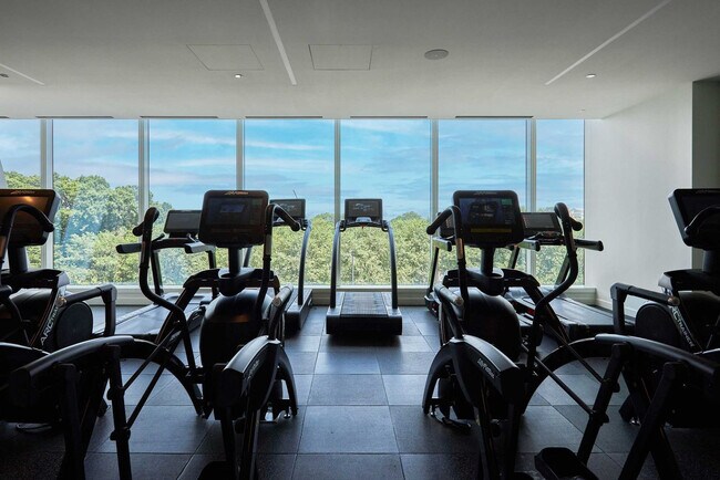 Building Photo - 1006 S Michigan Ave