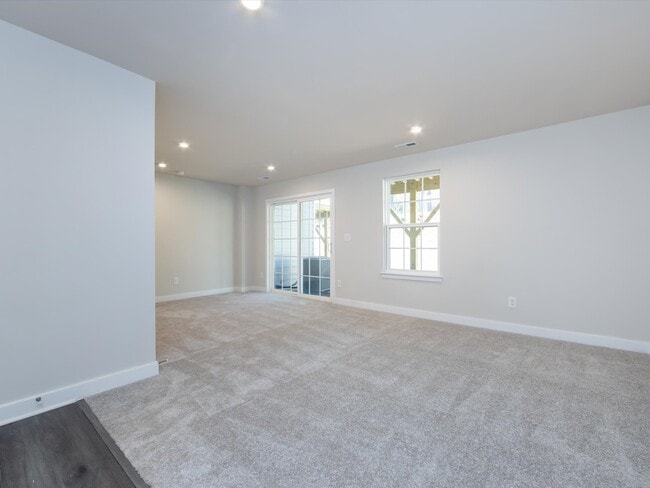Building Photo - 431 Moondance Dr
