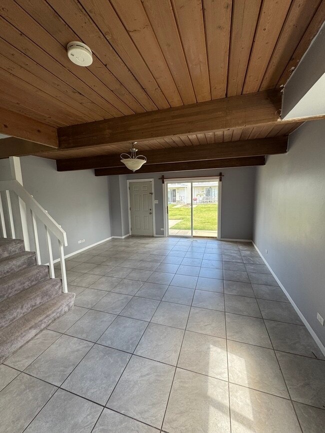 Building Photo - 420 Meadow Green Ln