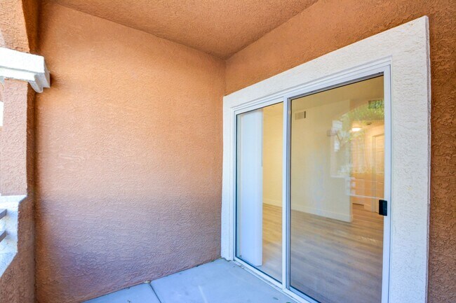 Building Photo - Horizon Hills Condominiums