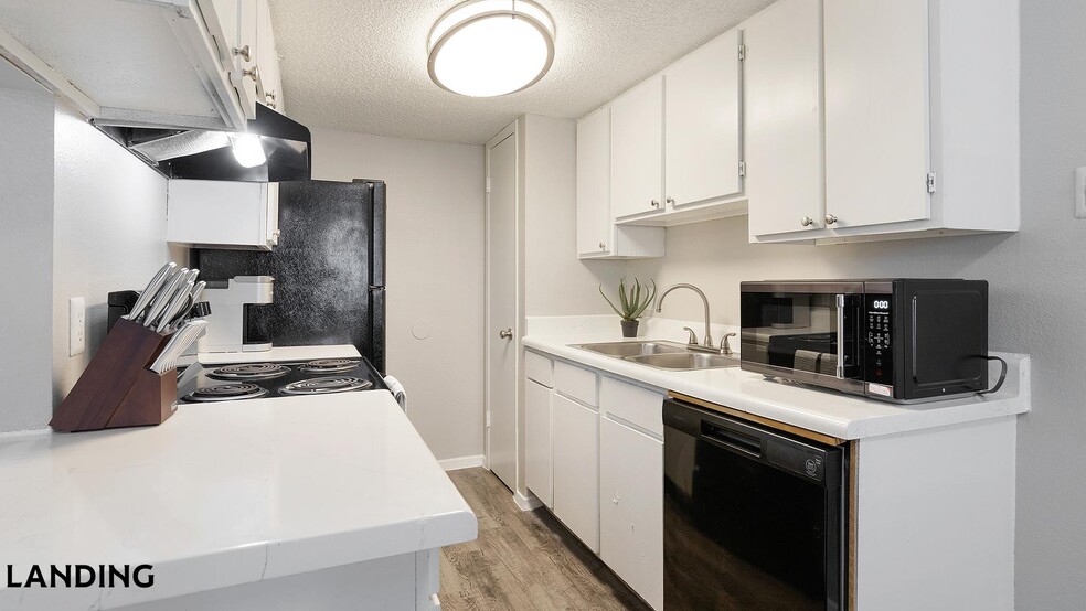 Building Photo - 130 Camino De Oro