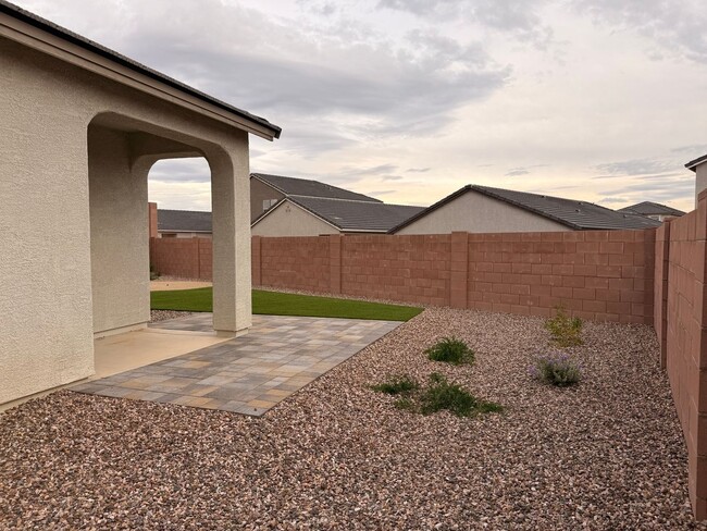 Building Photo - 3 Bedroom, 2 Bathroom