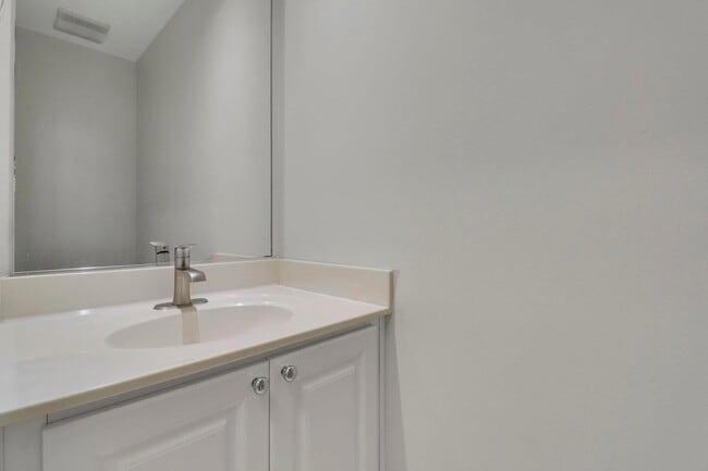 Building Photo - 468 Capistrano Dr