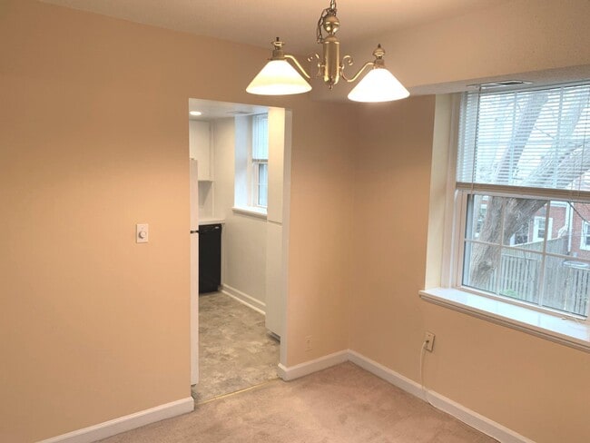 Building Photo - 3007 S Buchanan St
