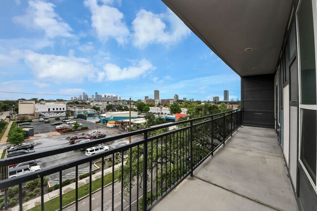 Building Photo - 1111 Shepherd Dr