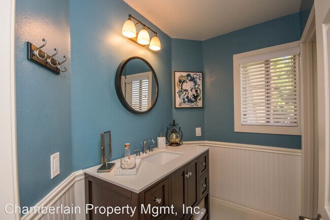 Building Photo - 4 br, 2.5 bath House - 1837 Paseo Del Lago...