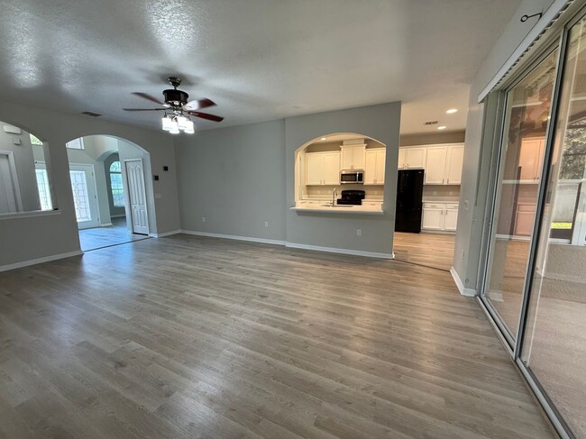 Building Photo - 944 Lost Grove Cir