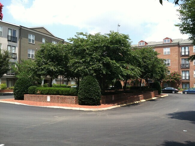 Building Photo - 730 Walker Square