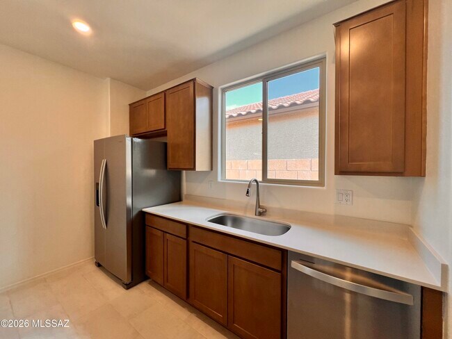 Building Photo - 10004 E Lebaron Dr