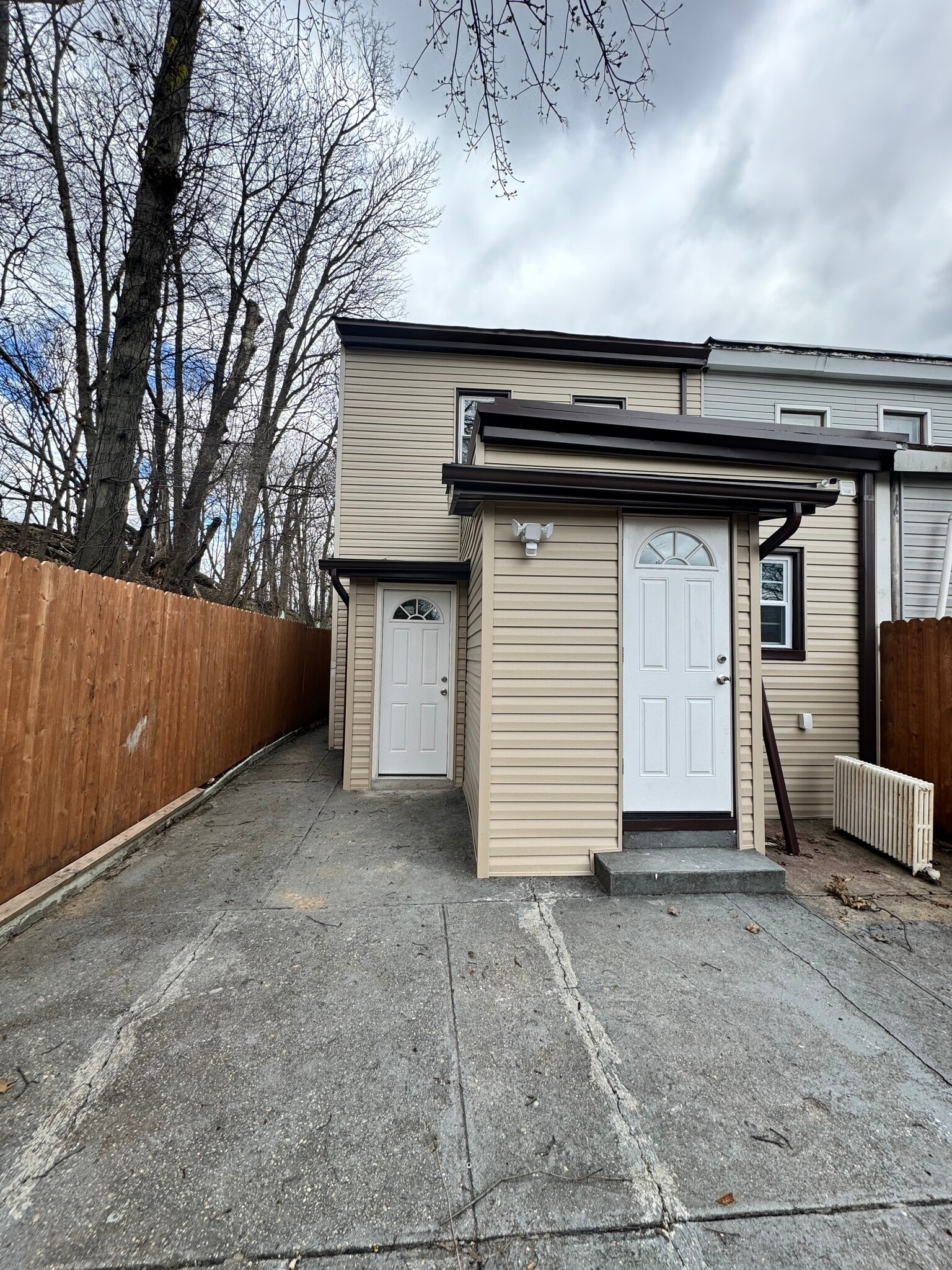 Building Photo - 10002 92nd Ave