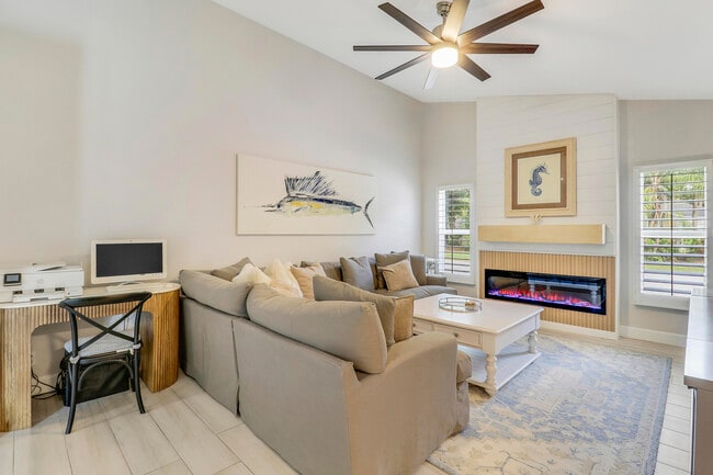 Building Photo - 15866 Alexander Run