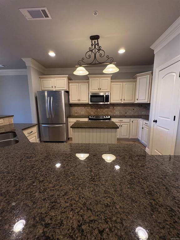 Building Photo - 461 Waters Edge