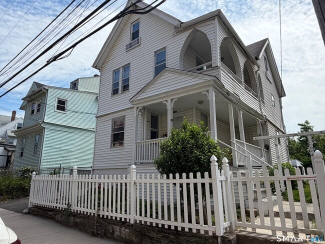 Building Photo - 128 Bartholomew Ave