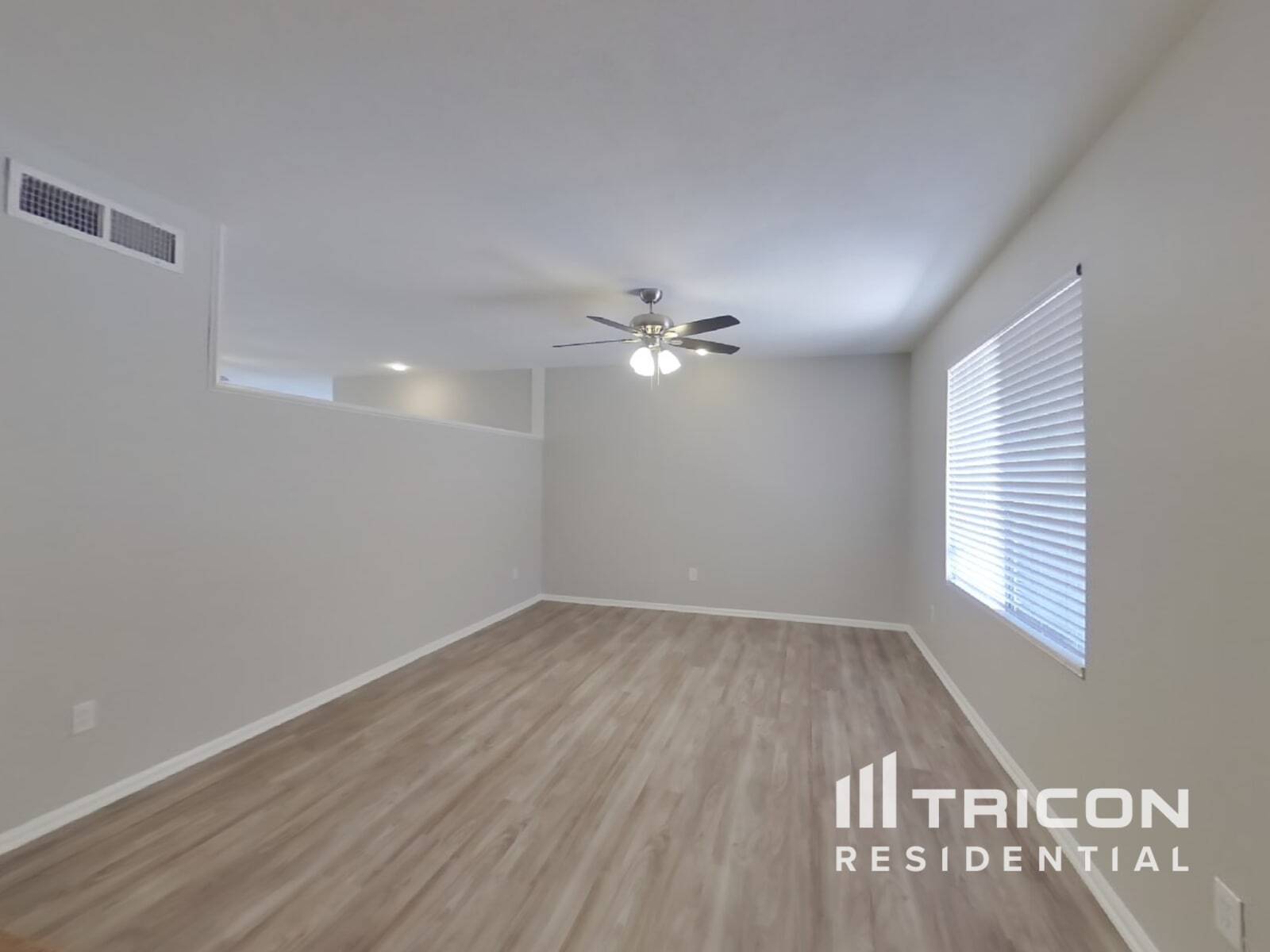 Building Photo - 850 W Lobo Ave