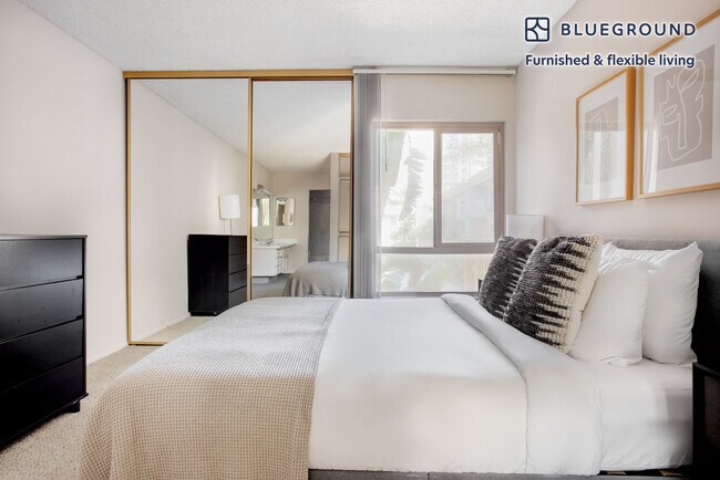 Building Photo - 4025 Via Marina