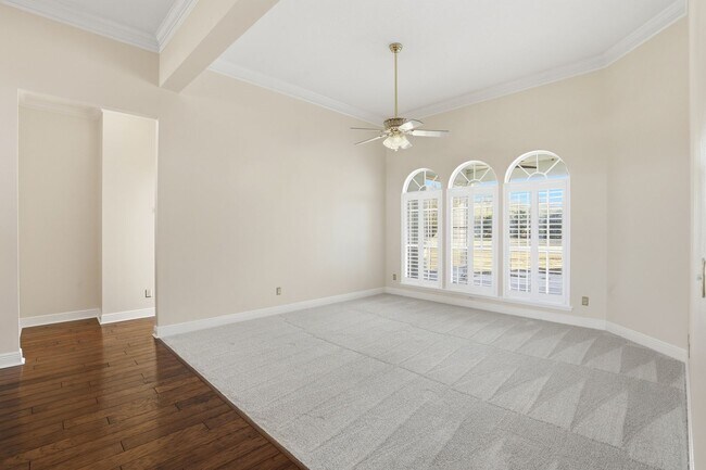 Building Photo - Ivy Park Brick Home 4 bedroom 3 1/2 baths