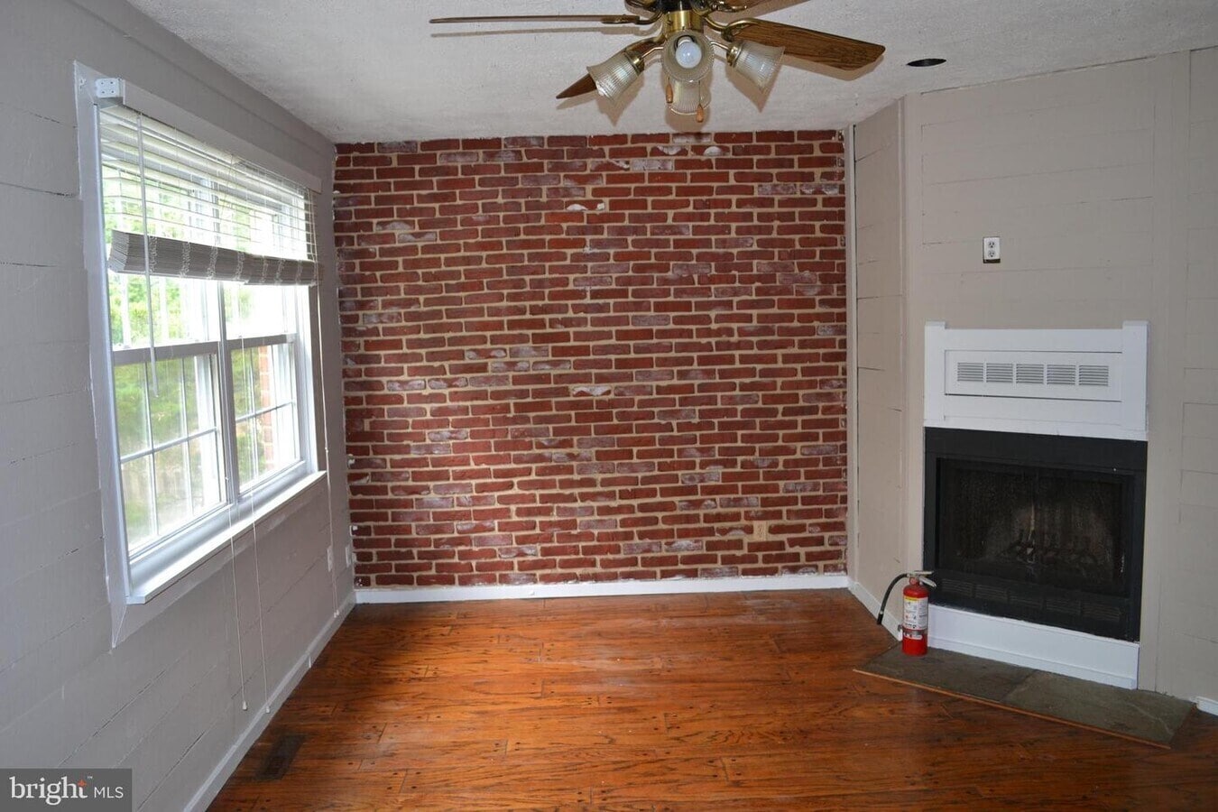 Dinning area - 302 Hometown Way
