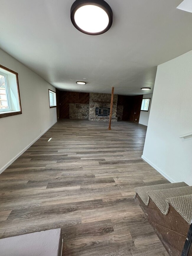 Building Photo - 4 Bedroom 2 Bath - Quiet country Property