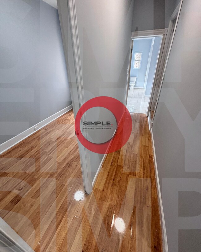 Building Photo - 113 W Elm St