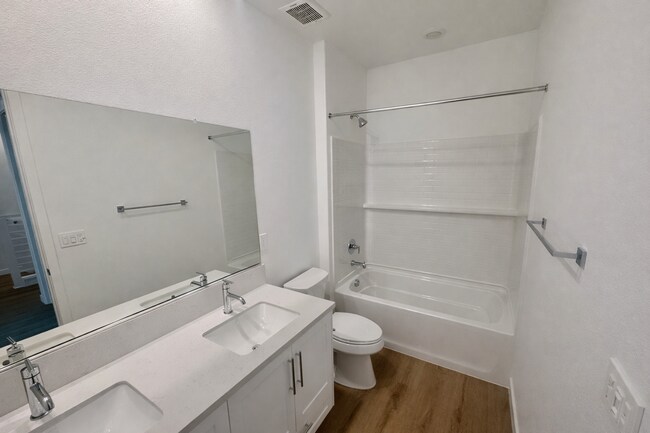 Building Photo - Gorgeous Newly Constructed Townhome