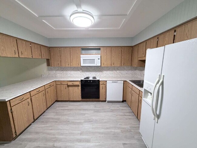 Building Photo - 3213 Julia Ct