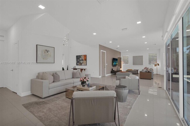 Building Photo - 7509 NW 99th Ave