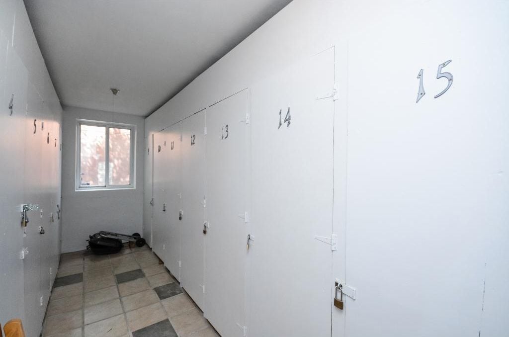 Stroage - 2112 Garfield Ave