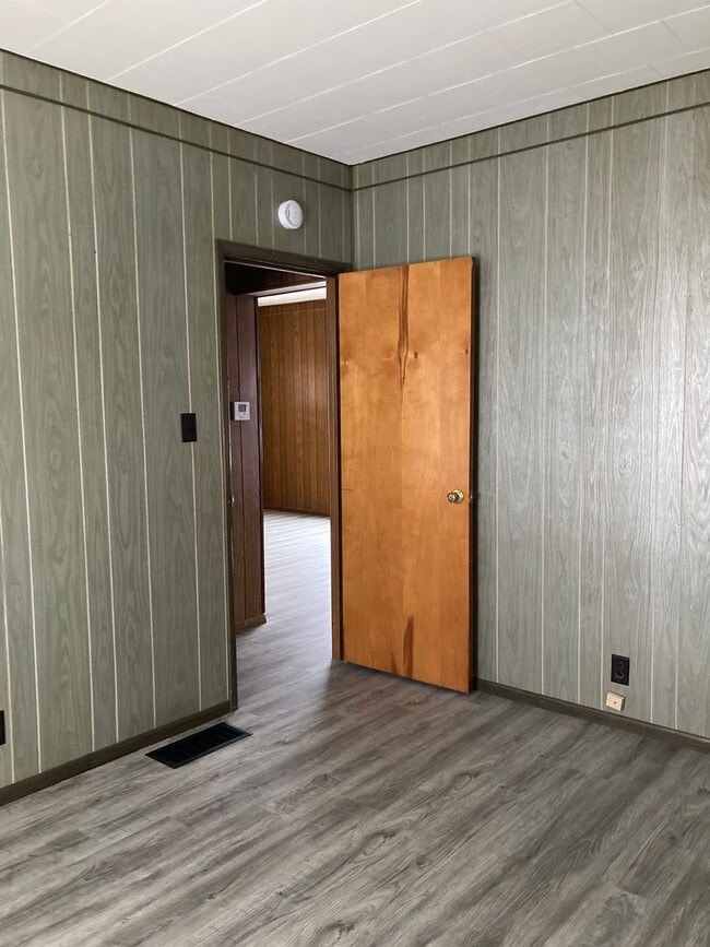 Building Photo - Charming 3 bedroom 1 bath