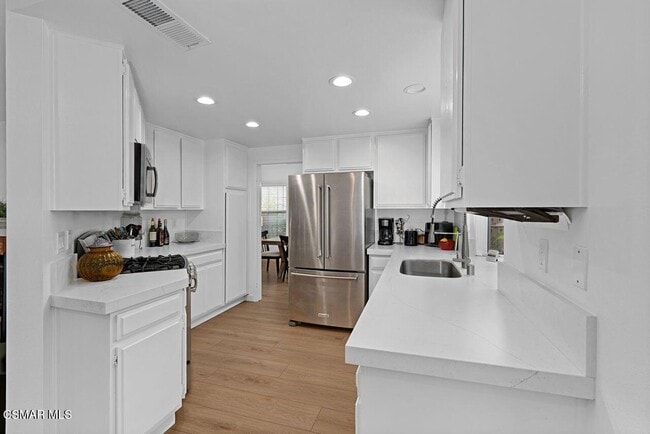 Building Photo - 4139 Lost Springs Dr