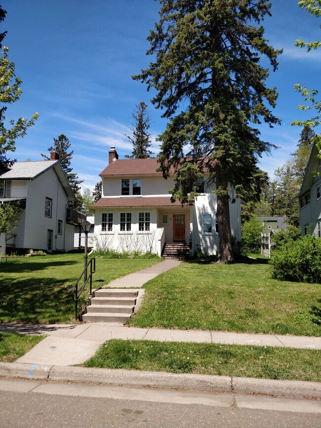 Building Photo - 29 E College St