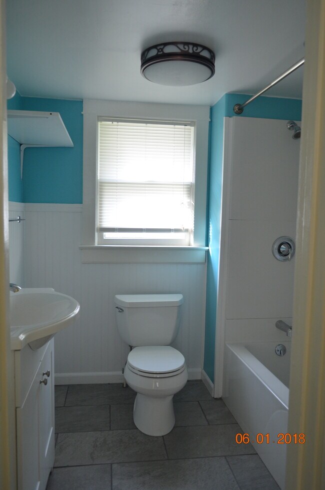 Bathroom - 211 N Washington St