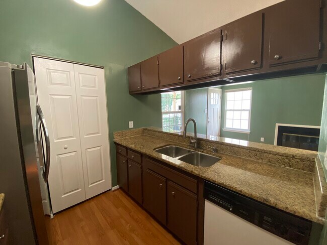 Building Photo - 610 Zephyr Ct