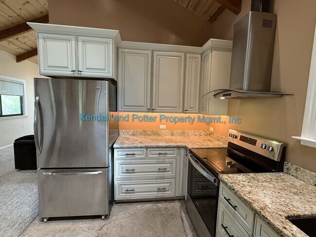 Building Photo - Sunny Redwood Retreat, Ideally Located, Built in 2018 – Flexible 1–2 Bedroom, 1 Bath