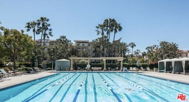 Building Photo - 5350 Playa Vista Dr