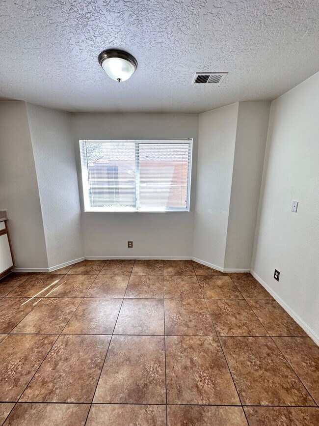 Building Photo - Move in Special 1/2 off 1st month rent! 3 Bedroom 2 Bath 2 Car Garage w/ Fenced in Yard