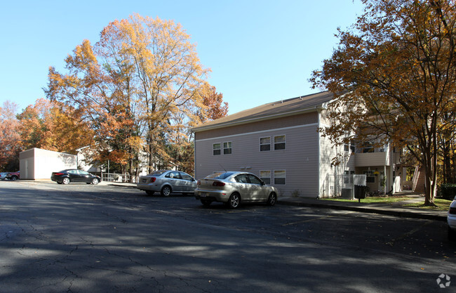 Primary Photo - Elliot Wood Apartments