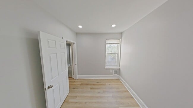 Building Photo - 3114 W Gordon St