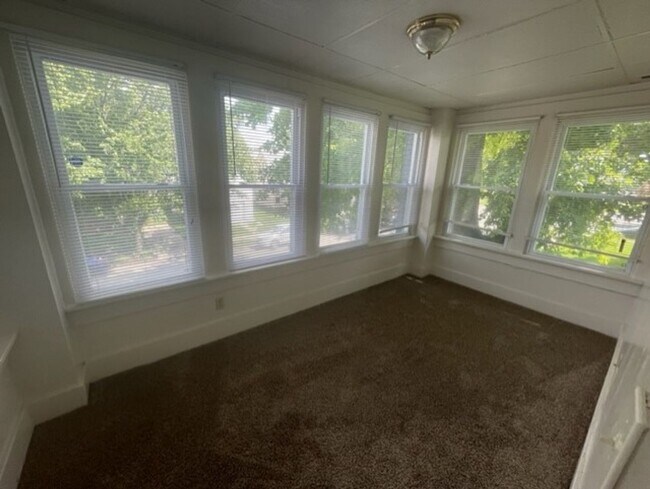 Building Photo - 1023 Lofts