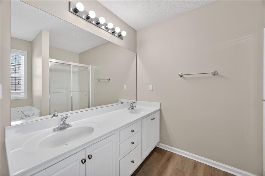 Building Photo - 760 Franklin Mill Trace