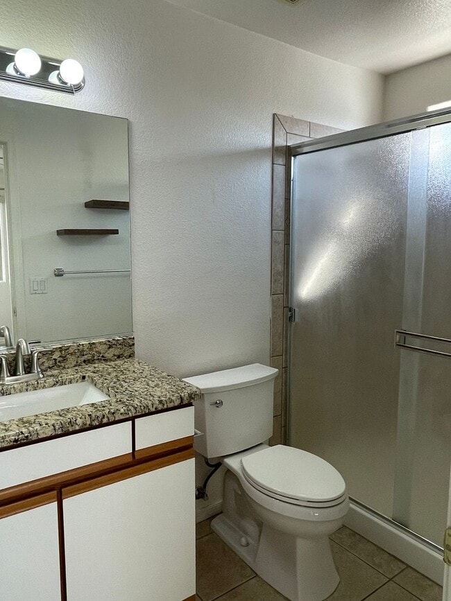 Building Photo - LAKE1335