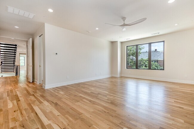 Building Photo - 4203 Normandy Ave