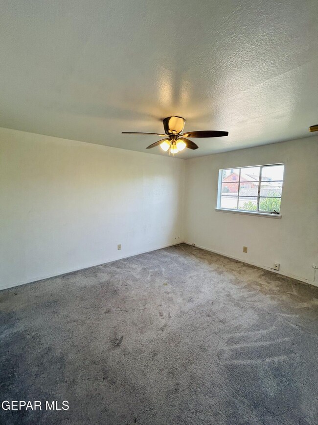 Building Photo - 521 Balboa Rd