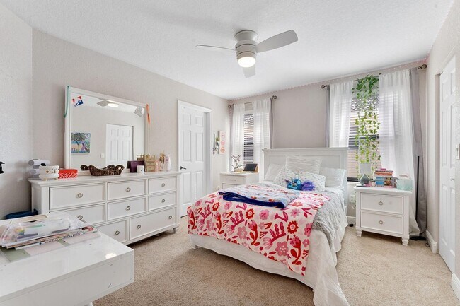 Building Photo - 9173 Delemar Ct