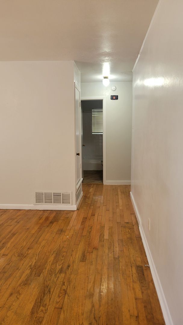 Building Photo - 615 W Avenue A