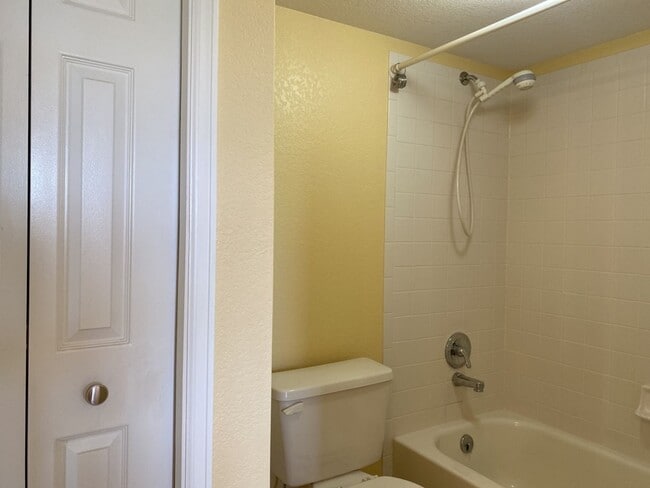 Building Photo - 5742 Crestwood Dr