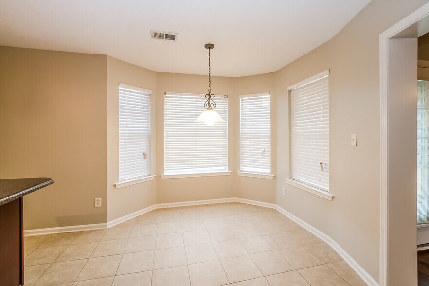 Building Photo - 11625 Leewood Dr